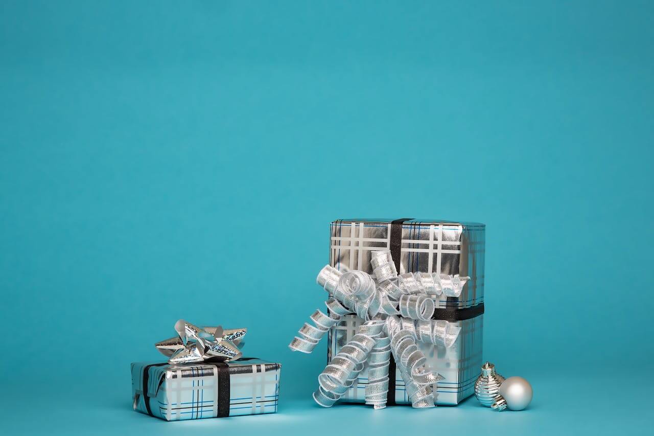 Surprising Loved Ones with Personalized Gifts: How to Save with Discount Codes